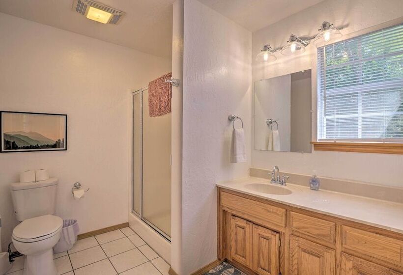 Lush Garfield Cabin W/ Community Pool & Lake!