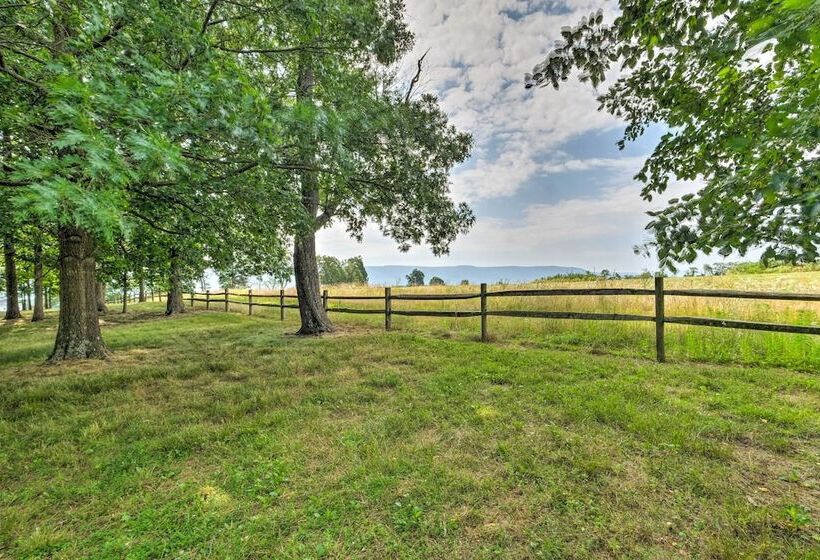 Lush, Modern Farmhouse W/ Mtn Views & Sunroom
