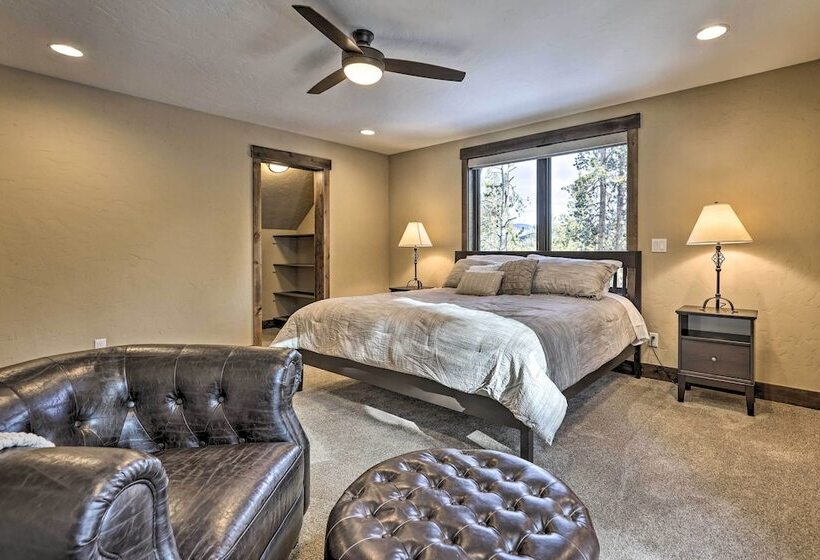 3 Fireplaces & Mtn View: Luxe Home In Breckenridge