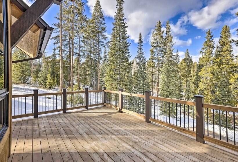 3 Fireplaces & Mtn View: Luxe Home In Breckenridge
