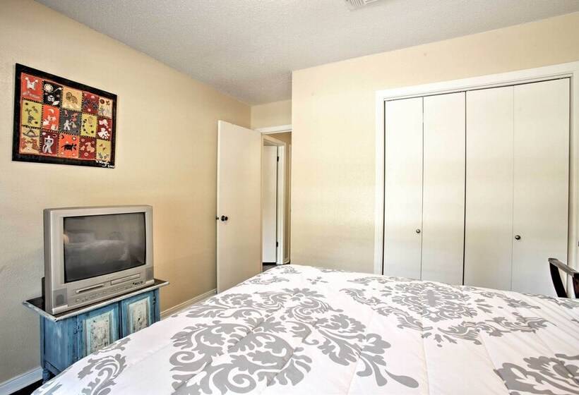 Near River Ranch: Luxe Cajun Home In Bayou Country