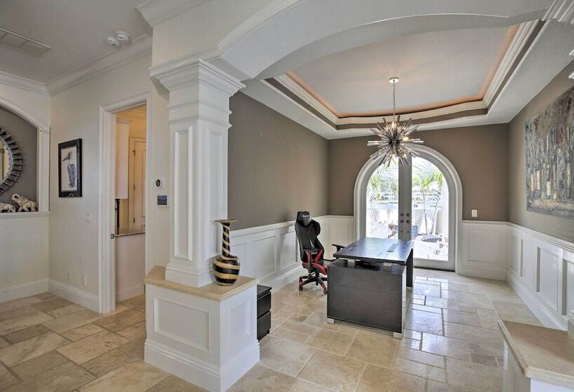 Luxe Cape Coral Escape W/ Boat Dock + Cabana!