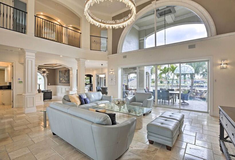 Luxe Cape Coral Escape W/ Boat Dock + Cabana!