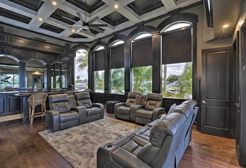 Luxe Cape Coral Escape W/ Boat Dock + Cabana!