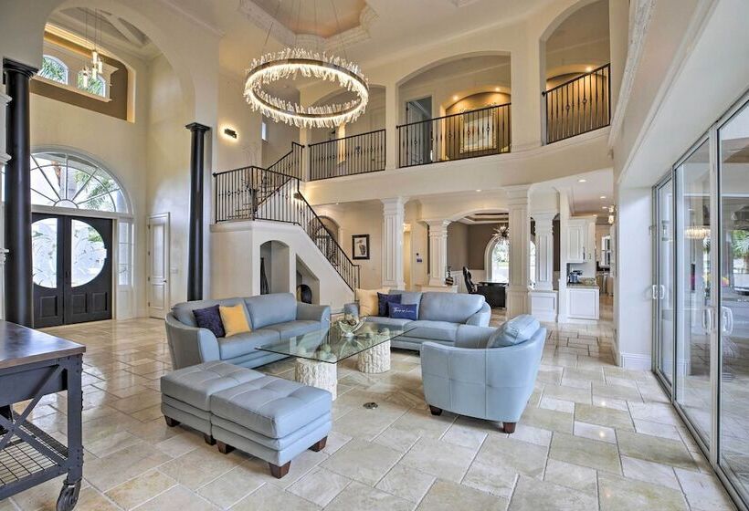 Luxe Cape Coral Escape W/ Boat Dock + Cabana!