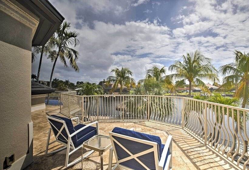 Luxe Cape Coral Escape W/ Boat Dock + Cabana!