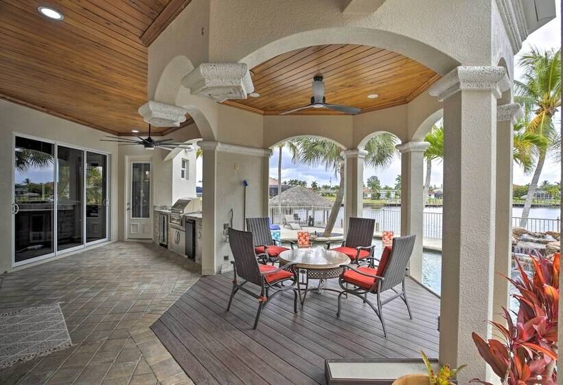 Luxe Cape Coral Escape W/ Boat Dock + Cabana!
