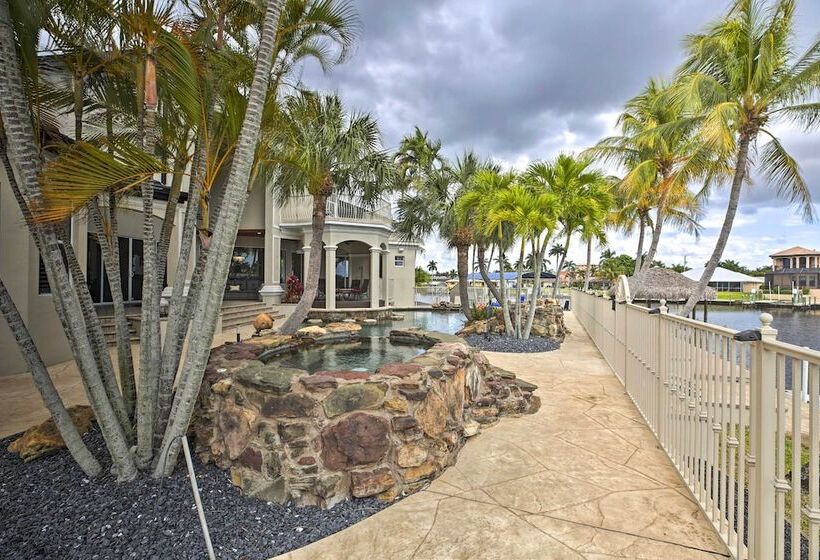 Luxe Cape Coral Escape W/ Boat Dock + Cabana!