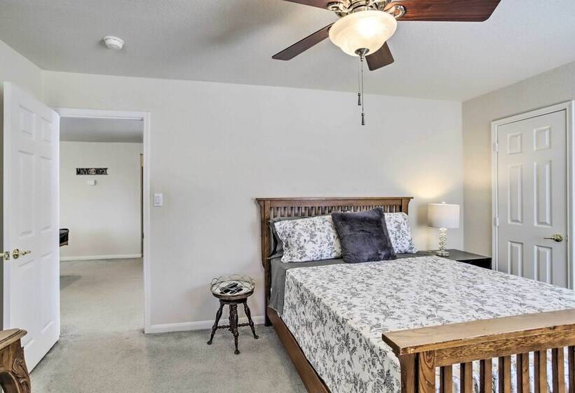 Luxe Home 30 Miles To Houston W/ Pool & Grill