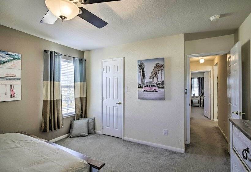 Luxe Home 30 Miles To Houston W/ Pool & Grill