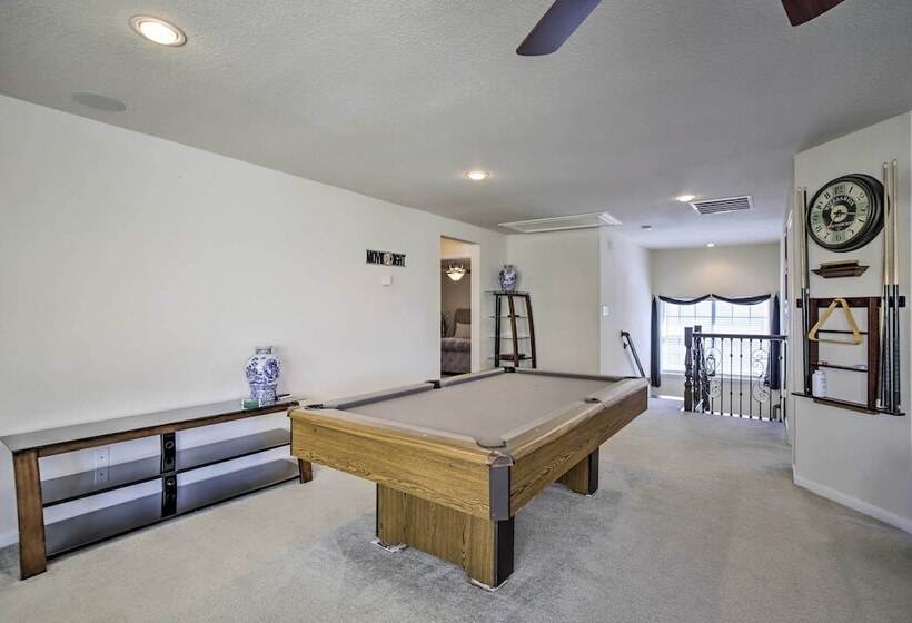 Luxe Home 30 Miles To Houston W/ Pool & Grill