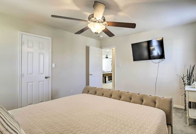 Luxe Home 30 Miles To Houston W/ Pool & Grill