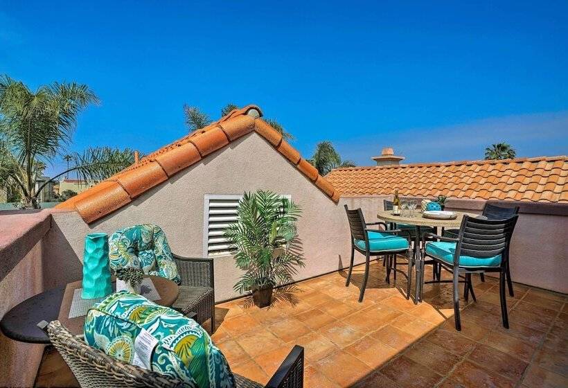 Oceanside Home W/ Rooftop Patio, Walk To Beach!