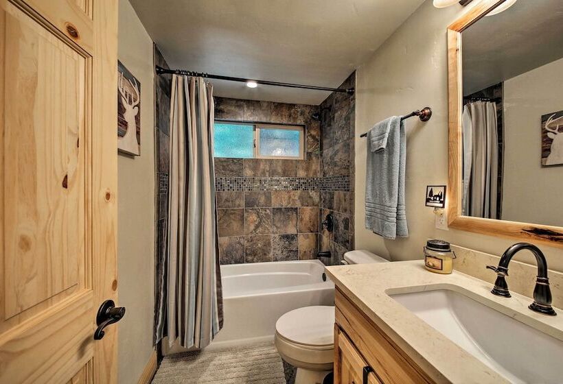 Luxe Lake Arrowhead Home W/ Game Room+hot Tub