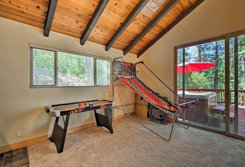 Luxe Lake Arrowhead Home W/ Game Room+hot Tub