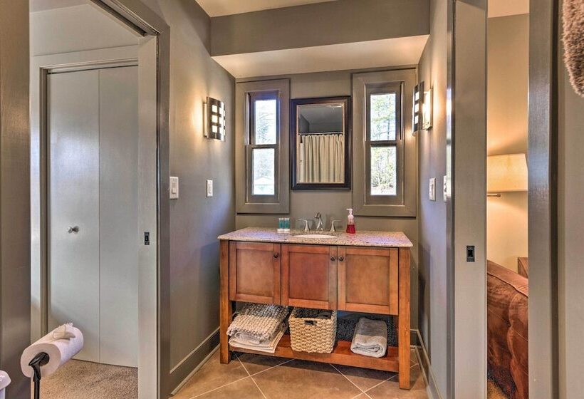 Luxe Rumbling Bald Home W/ Deck & Mountain View