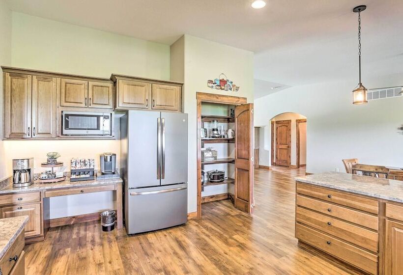 Luxe Spearfish Hideaway: Golf, Hike, Explore!