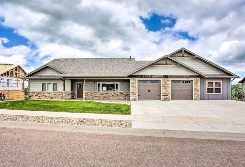 Luxe Spearfish Hideaway: Golf, Hike, Explore!