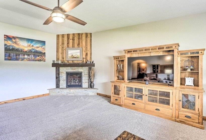 Luxe Spearfish Hideaway: Golf, Hike, Explore!