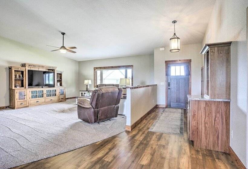 Luxe Spearfish Hideaway: Golf, Hike, Explore!