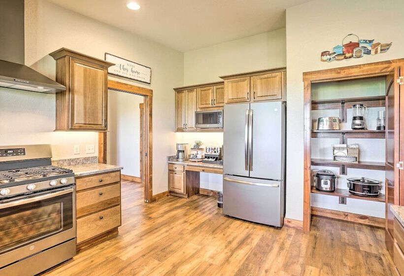 Luxe Spearfish Hideaway: Golf, Hike, Explore!