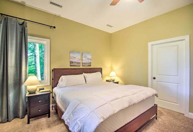 Luxe Wintergreen Resort Escape W/ Hot Tub!