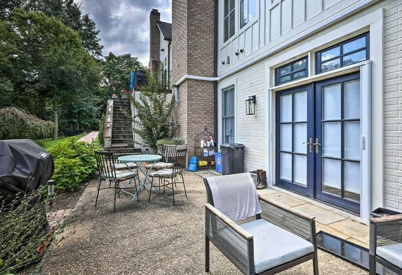 Luxurious Beallsville Retreat: Near Vineyards