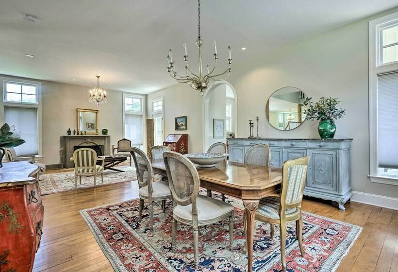 Luxurious Beallsville Retreat: Near Vineyards