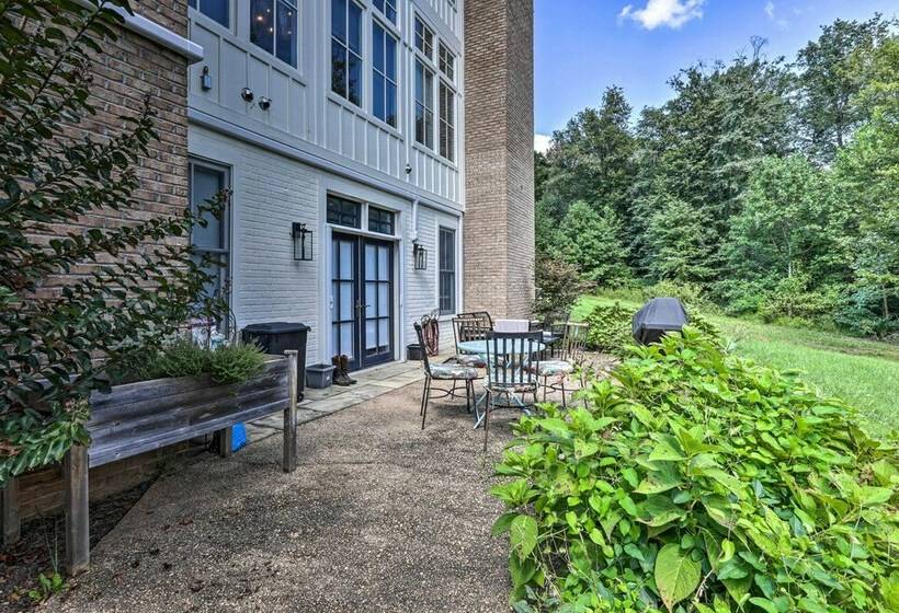 Luxurious Beallsville Retreat: Near Vineyards
