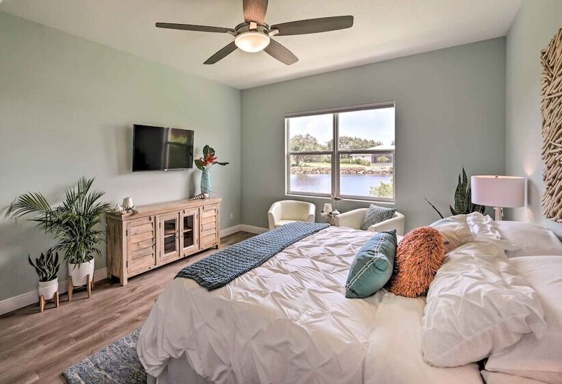 Luxurious Canal Front Retreat W/ Game Room!