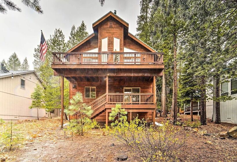 Luxe Truckee Cabin W/ Golf Course View & Deck