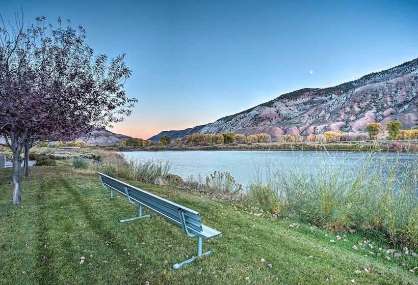 Magnificent Gypsum Retreat On The Colorado River!