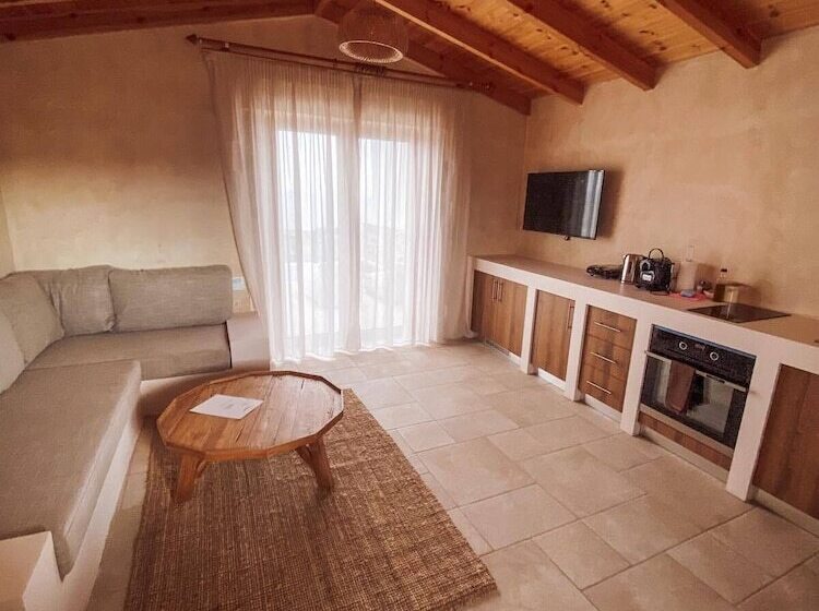 Mani Luxury Suites