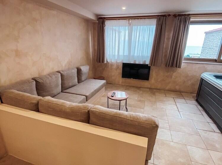 Mani Luxury Suites