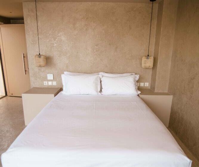 Mani Luxury Suites