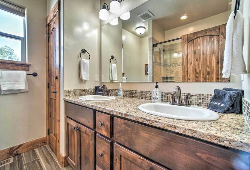 Mccall Home + Hot Tub ~ 2 Mi To Payette Lake