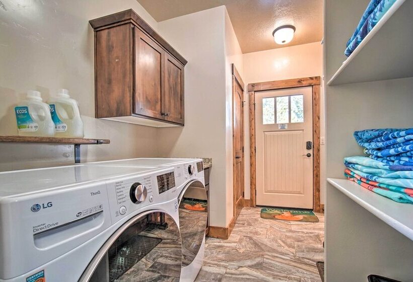 Mccall Home + Hot Tub ~ 2 Mi To Payette Lake