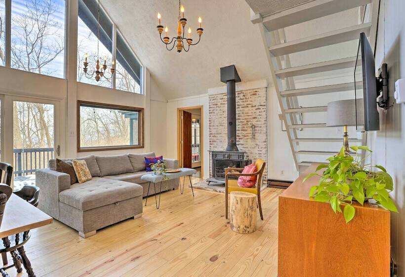 Mid Century Modern Cabin: Mountain & Natural Views