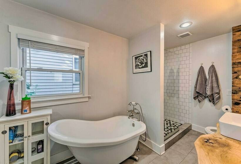 Milwaukee Bungalow < 1 Mi To Deer District!