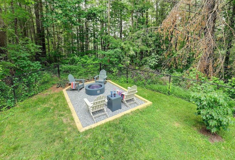 Modern Home W/ Hot Tub & Deck In Asheville!