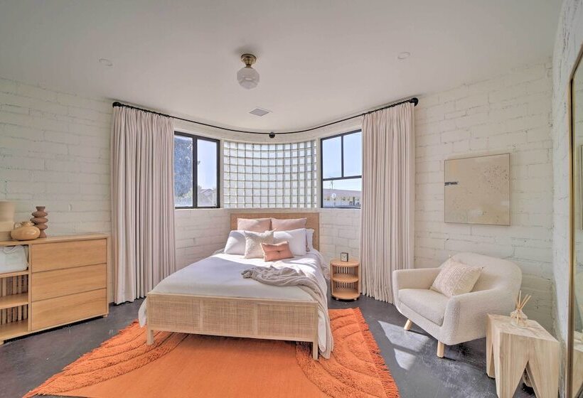 Modern Downtown Tulsa Friend Pad W/ Games!