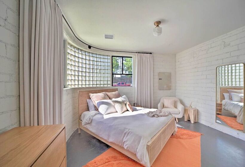 Modern Downtown Tulsa Friend Pad W/ Games!