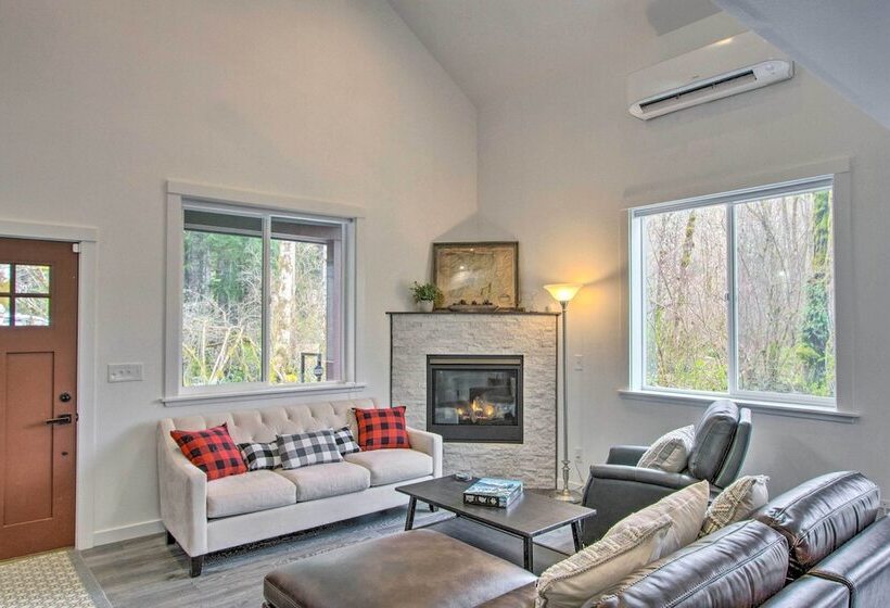 Modern Hideaway: Fire Pit, 5 Mi To Mt Rainier