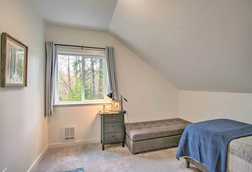 Modern Hideaway: Fire Pit, 5 Mi To Mt Rainier