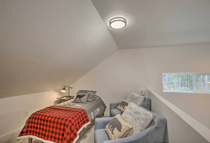 Modern Hideaway: Fire Pit, 5 Mi To Mt Rainier