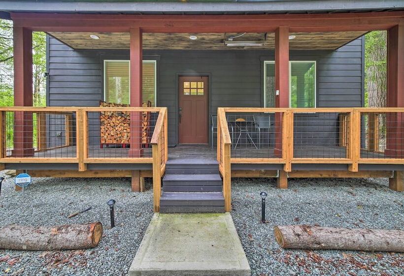 Modern Hideaway: Fire Pit, 5 Mi To Mt Rainier