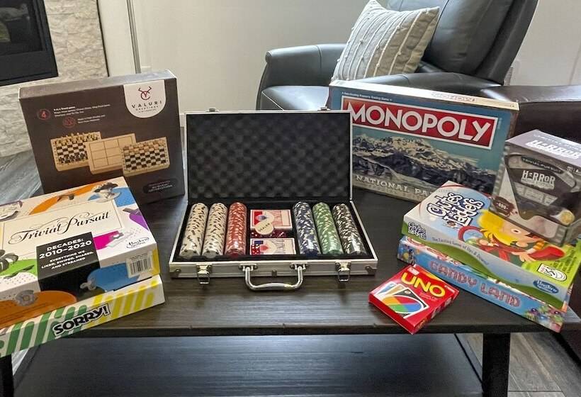 Modern Hideaway: Fire Pit, 5 Mi To Mt Rainier