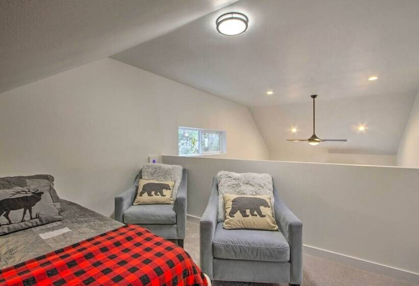 Modern Hideaway: Fire Pit, 5 Mi To Mt Rainier