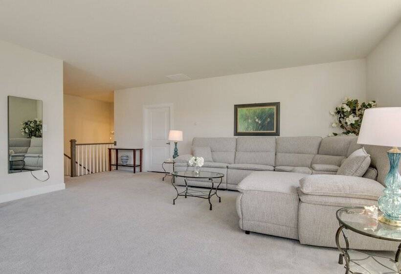 Modern Lewes Home W/ Deck, Grill + Pond View!