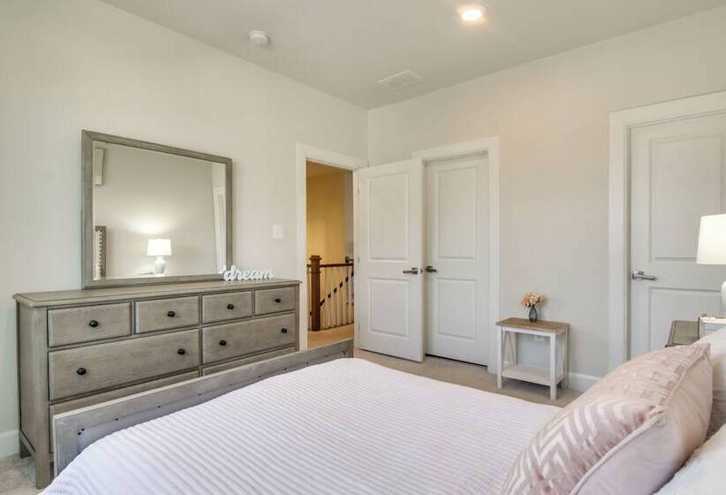 Modern Lewes Home W/ Deck, Grill + Pond View!